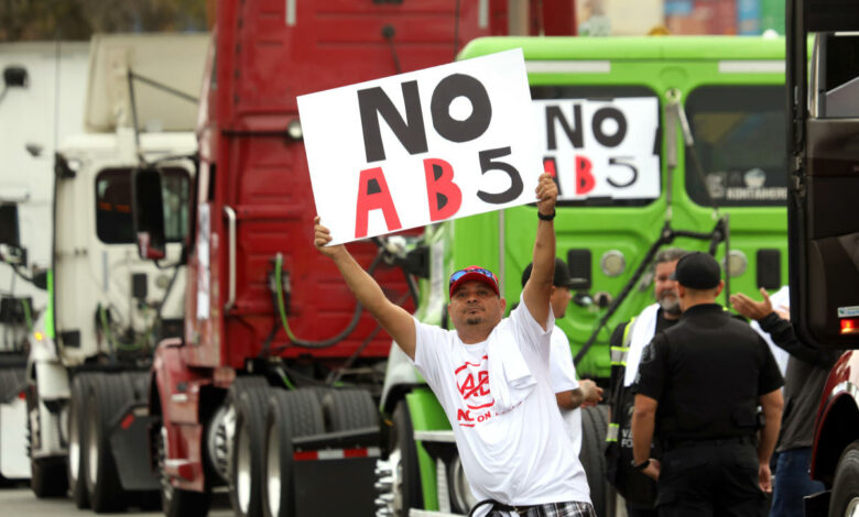 Lieferketten: Warum Trucker in Kalifornien gegen die 2019 verabschiedete Gesetzgebung protestieren