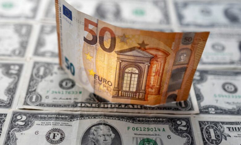 Der Euro fällt auf ein Zwei-Jahrzehnt-Tief, Öl stürzt ab, da die Rezessionsängste zunehmen