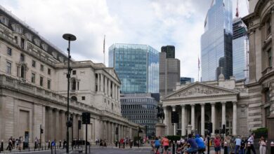 Bank of England rises intrest rate to 1.75% as inflation hits 13%
