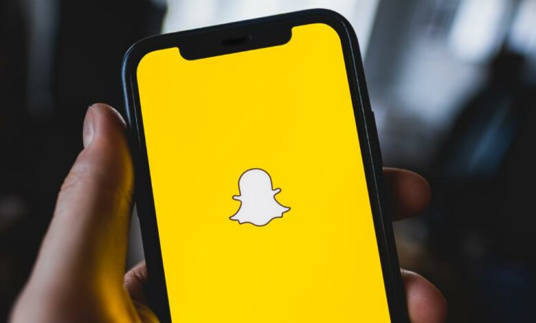 Snapchat führt eine Option ein, mit der Eltern sehen können, wem ihre Teenager Nachrichten senden