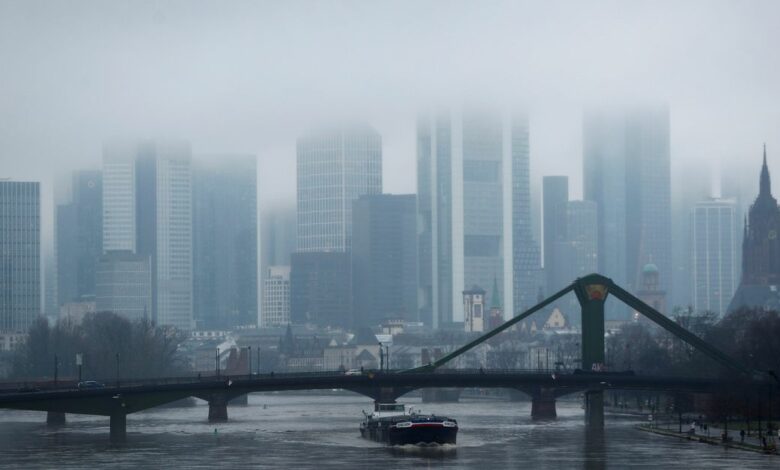 The spread of COVID-19 continues during extended lockdown in Frankfurt
