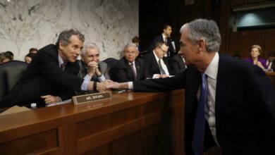 Der Bankenchef des Senats fordert die Fed auf, sich auf Arbeitsplätze zu konzentrieren, da die Zinserhöhung droht