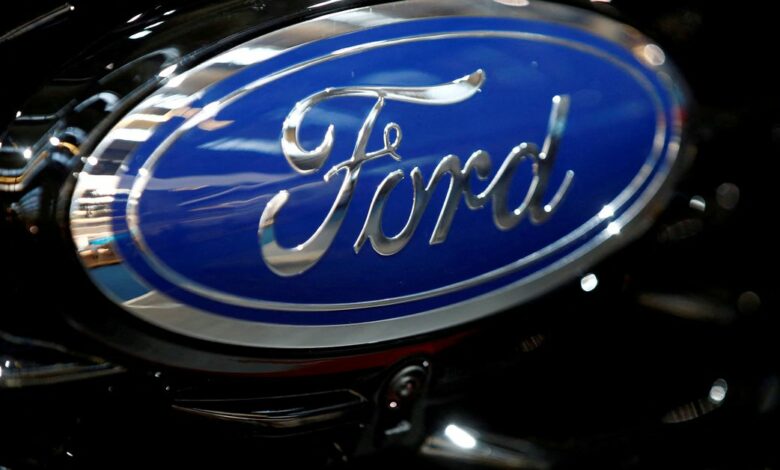 Der Arbeitnehmervertreter sagt, Ford habe noch keinen Vorschlag zu den befürchteten Kürzungen in Deutschland gemacht