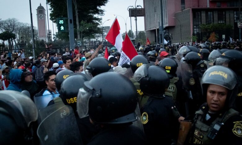 Perus Wirtschaft verlangsamte sich im November vor politischen Unruhen