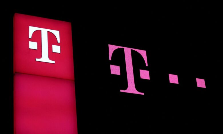 Telekom meldet Q4-Wachstum, prognostiziert leicht höhere Gewinne für 2023