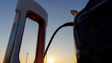 Tesla zum Base-Engineering-Hauptsitz in Kalifornien