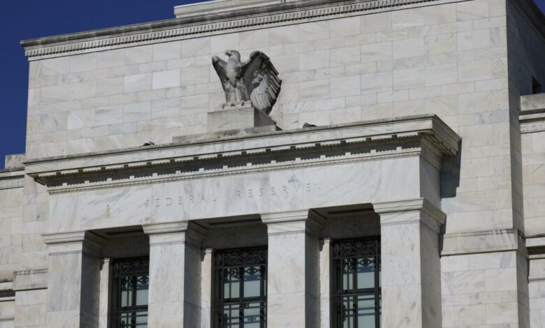 Fed Swaps preisen eine Zinserhöhung im Mai vollständig aus, wenn die Renditen sinken