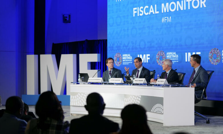 Der IWF fordert die Biden-Regierung auf, die Ausgaben zu kürzen und der Fed zu helfen, die Inflation zu senken