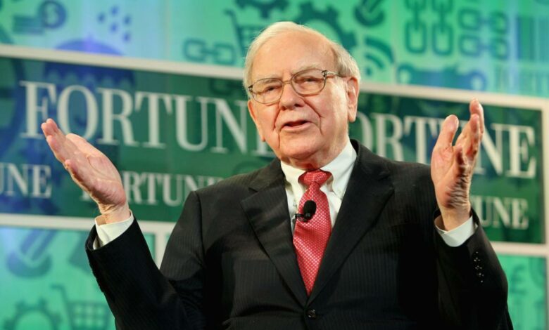 Jeremy Grantham sagt, Warren Buffetts bevorzugte Unternehmenstaktik erleichtert die „Aktienmanipulation“ und schadet der Wirtschaft
