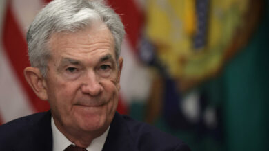 Powell sieht sich innerhalb der Fed über die Notwendigkeit, die Lohnzuwächse abzukühlen, mit Rückschlägen konfrontiert