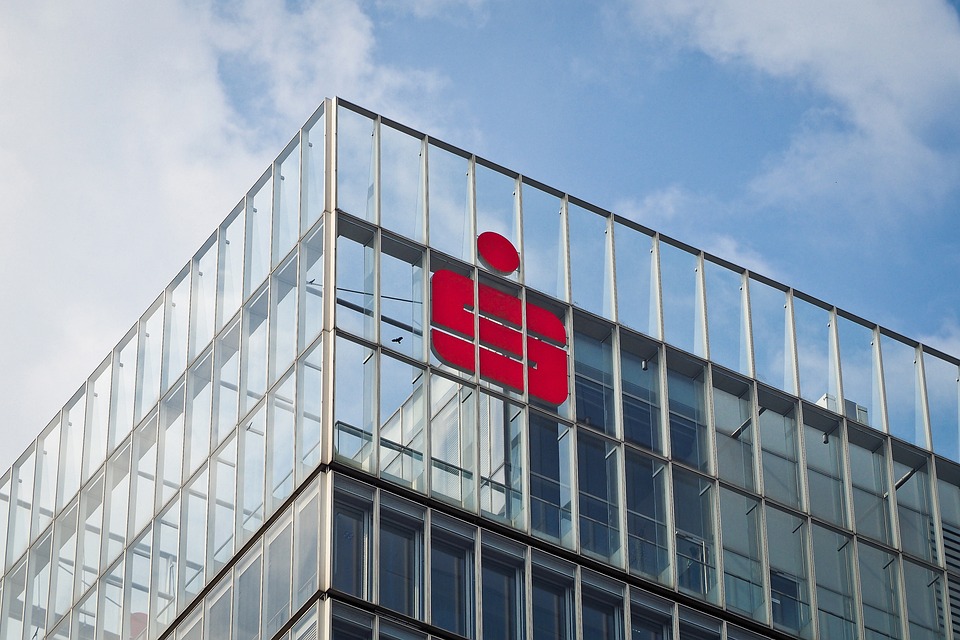 Stadtsparkasse München: Neue Kontomodelle und Gebühren – Was Finanzexperten dazu sagen