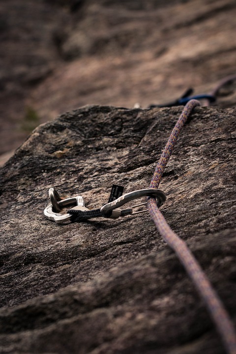 Birkenstock-Aktienplatzierung: Haupteigentümer sichert sich 2/3 der Erlöse – Finanzexperte analysiert Erfolg des Börsendebüts