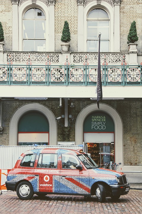 Sammelklage gegen Vodafone: Verbraucherzentrale wehrt sich gegen rechtswidrige Preiserhöhungen.