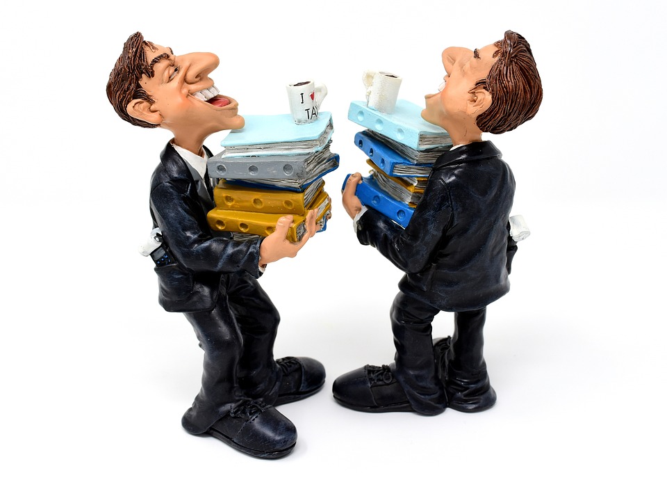 Bürokratie erdrückt deutsche Unternehmen: Arbeitgeber fordern mehr Tempo, Scholz bleibt hart