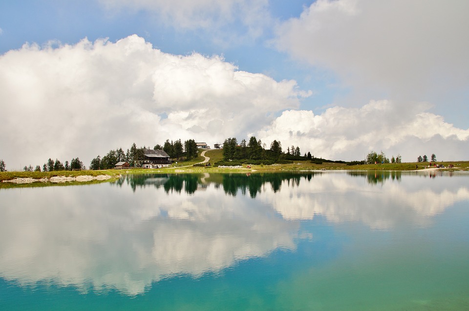 Autoversicherung 2023: Preiserhöhung erwartet – Tipps für Kostenersparnis und Wechselprüfung