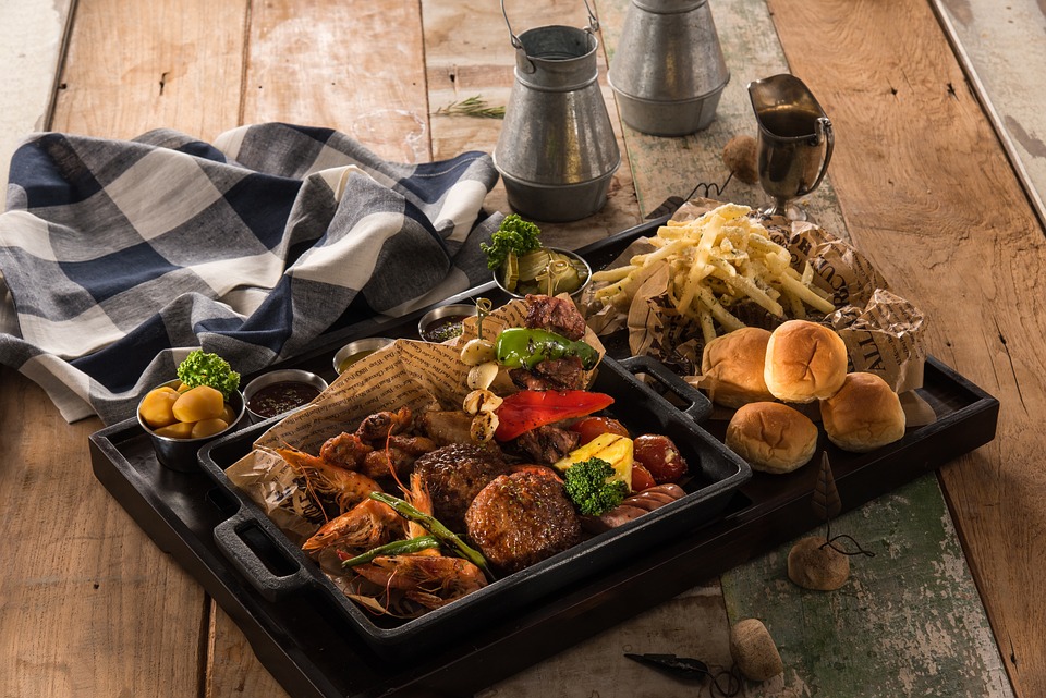 Fusion der Bonner Wirtschaftsforschungsinstitute Briq und IZA löst Proteste aus, als Armin Falk zum Chef ernannt wird. Experten äußern Bedenken.