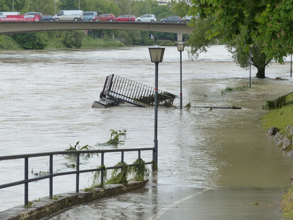 Experten-Alarm: Elementarschaden-Versicherung für Hochwasser-Schäden unentbehrlich!