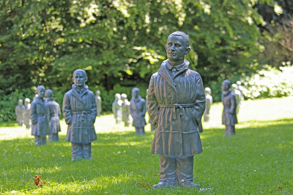 Finanzexperte Dr. Bert Flossbach: EZB wird Zinsniveau vorerst beibehalten – Auswirkungen auf Staatsfinanzen im Blick