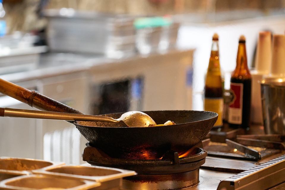 Experten sehen Dax-Rekord durch sinkende Leitzinsen getrieben