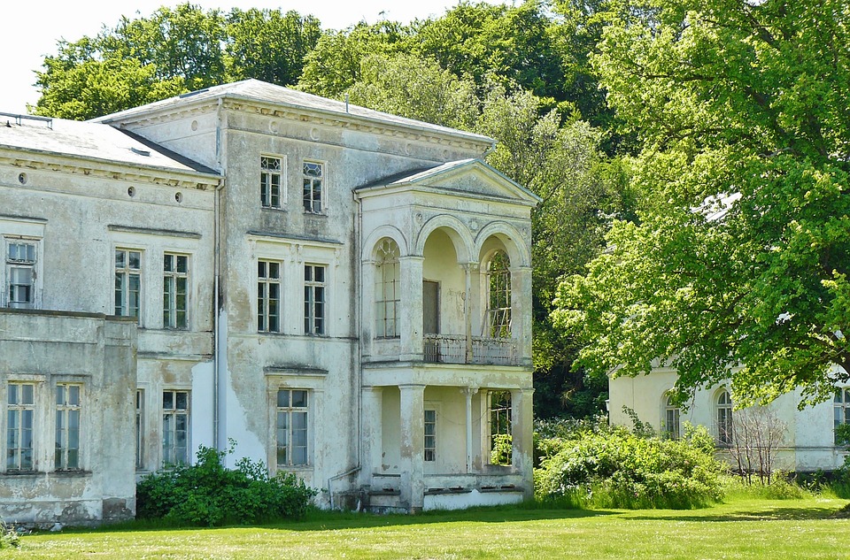 Alexandrien-Cottage in Heiligendamm: Teuerste Villa Deutschlands steht zum Verkauf. Finanzexperte warnt vor hohen Renovierungskosten.