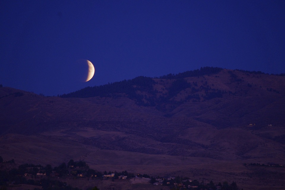 Wie Finanzexperten die steigenden Diebstähle von Wärmepumpen und den mangelnden Versicherungsschutz einschätzen