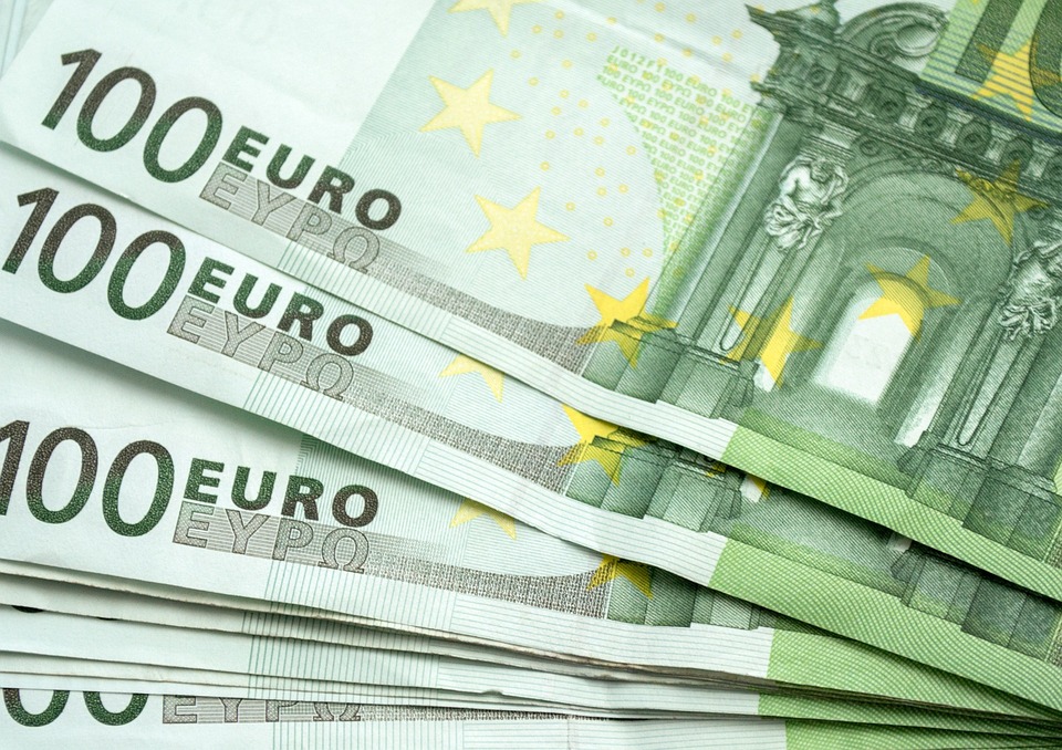 EUR steigt: EZB setzt Referenzkurs bei 1,0919 USD – Analyse von Finanzexperten