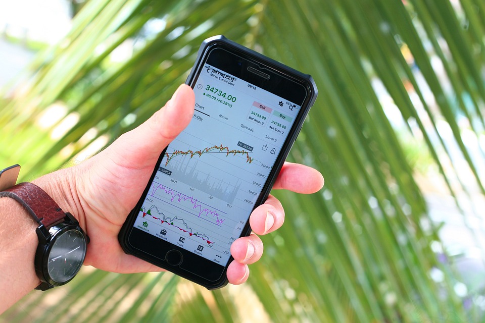 Themen-ETFs: Überbewertung, Volatilität und hohe Verluste – wie Finanzexperten die Performance einschätzen und welche Alternativen sie empfehlen.