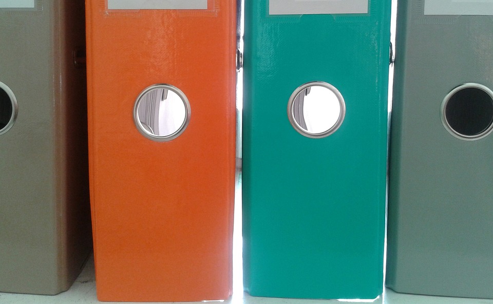 Die wichtigsten Versicherungen, die jeder haben sollte: Haftpflicht, Berufsunfähigkeit, Krankenversicherung. Tipps vom Experten!