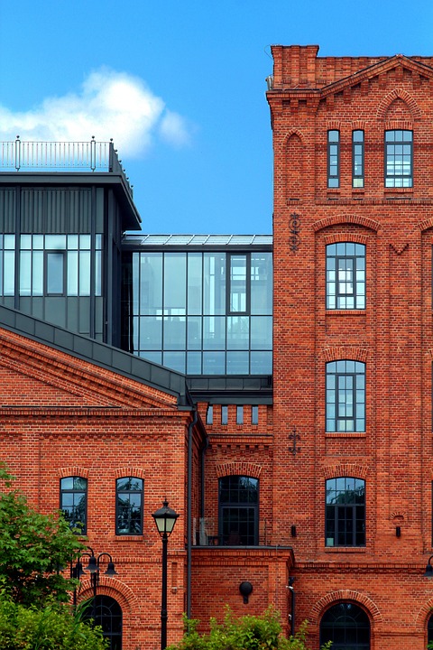 Revitalisierung des Gebäudes an der Zeil 121 in Frankfurt – Kritik an geplanter Nutzung und künftigen Plänen