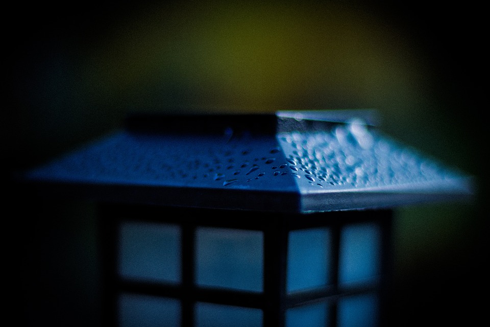 Aktuelle Marktlage: Dax und MDax verlieren zum Wochenstart – Deutsche Bank, Continental und Hellofresh im Fokus