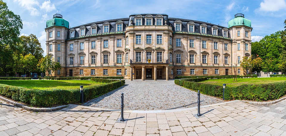 Bundesfinanzhof urteilt zugunsten von Immobilienerben: Keine Einkommensteuer bei Verkauf geerbter Immobilie