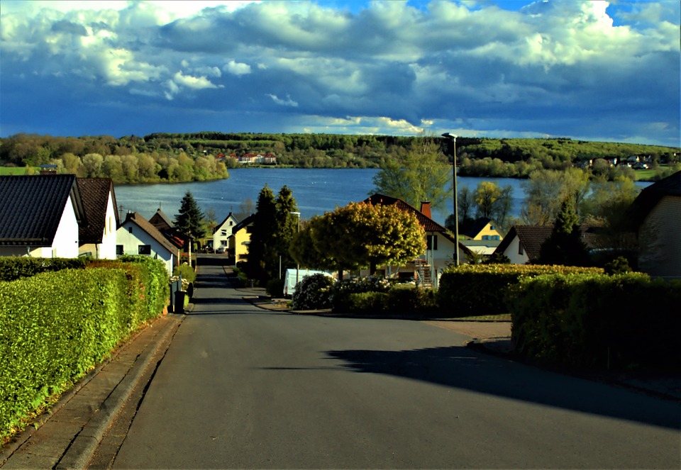 Finanzminister Lindner betont: Nicht alle Probleme mit Geld lösbar – Bundesregierung stockt steuerliche Entlastung auf 7 Milliarden Euro auf