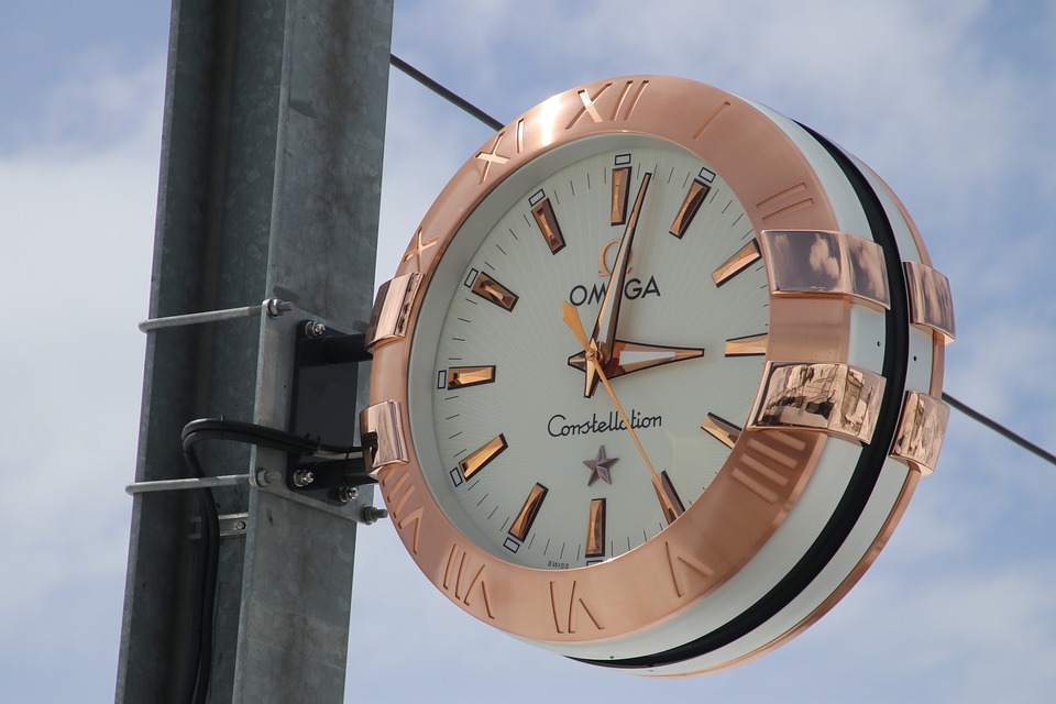 Tipps zur Wahl von Bonus-Tarifen bei steigenden Strom- und Gaspreisen: Kostenfallen vermeiden und klug entscheiden.