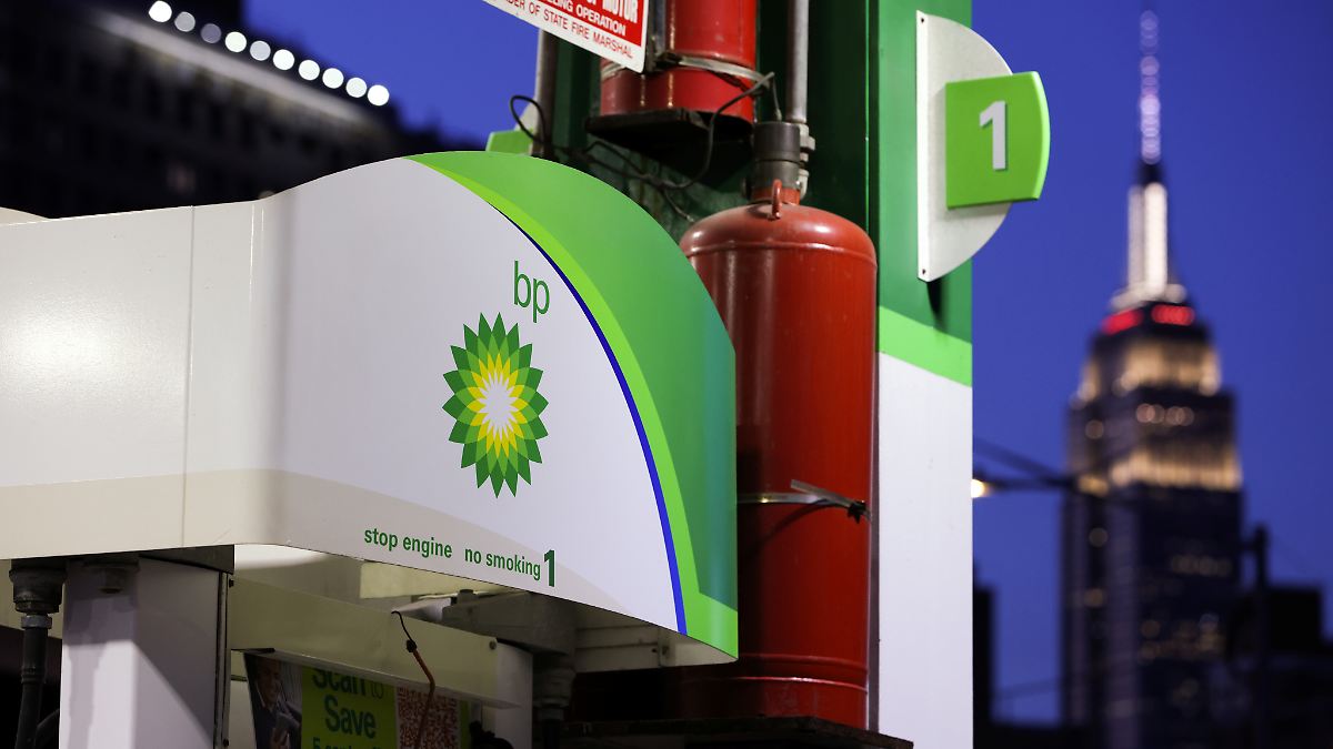 BP steigert Nettogewinn, sichert Dividende und kündigt Aktienrückkäufe an – Finanzexperte analysiert Quartalszahlen