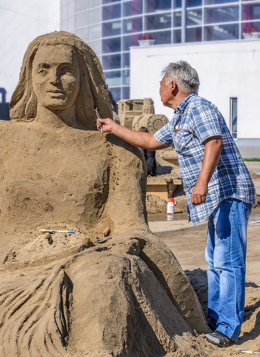 Photovoltaik-Versicherung: Experte Paul Ristock erklärt, wie Makler die Anlagen effektiv absichern.