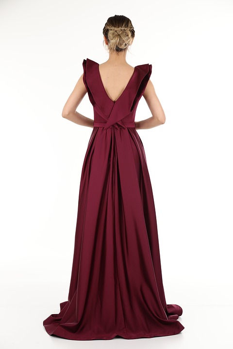 Neue Regelungen für Balkonkraftwerke: Finanzexperte fordert sofortige Umsetzung