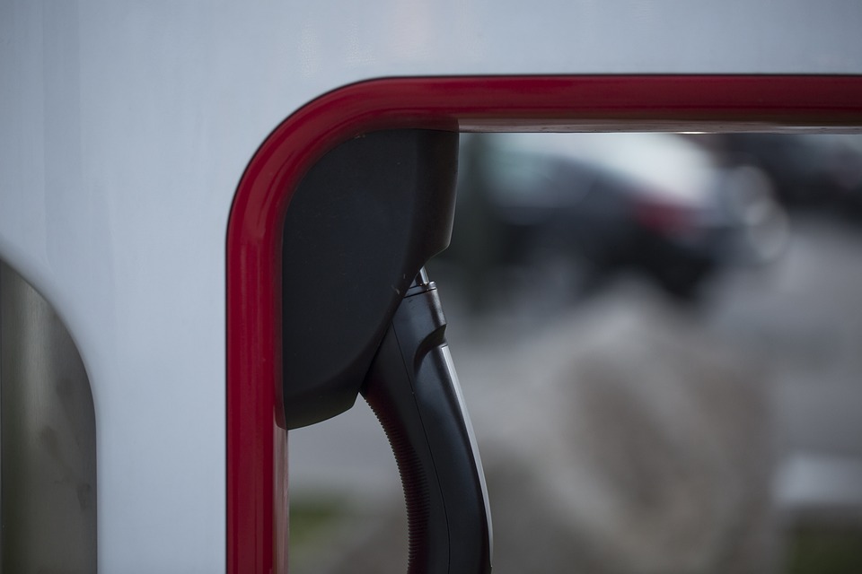 Tesla verliert SAP als Großkunden: Preiskrieg schadet Wiederverkaufswert und Planbarkeit! Finanzexperte warnt vor Folgen #Tesla #SAP #Elektroautos