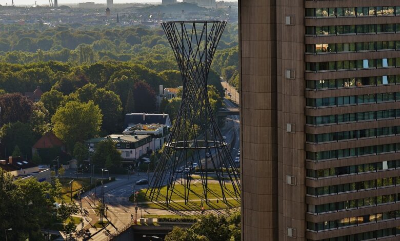 Münchner Rück-Aktie: Es geht wieder stark bergauf - Index bleibt deutlich hinter Münchner Rück