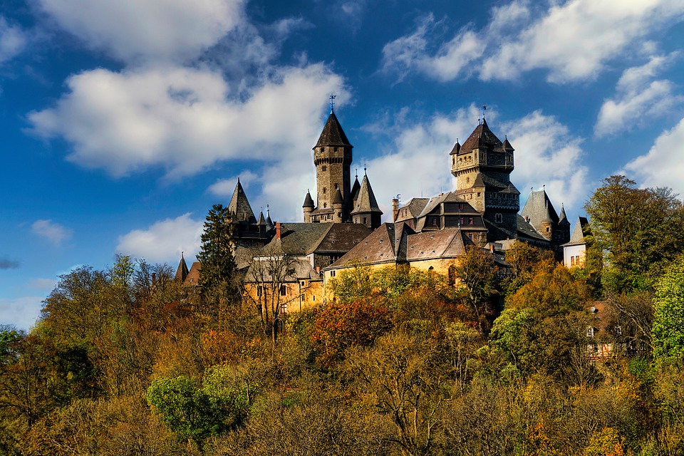 Hessens hohe Grunderwerbsteuer: Warum kompliziert, wenn es auch einfach geht?
