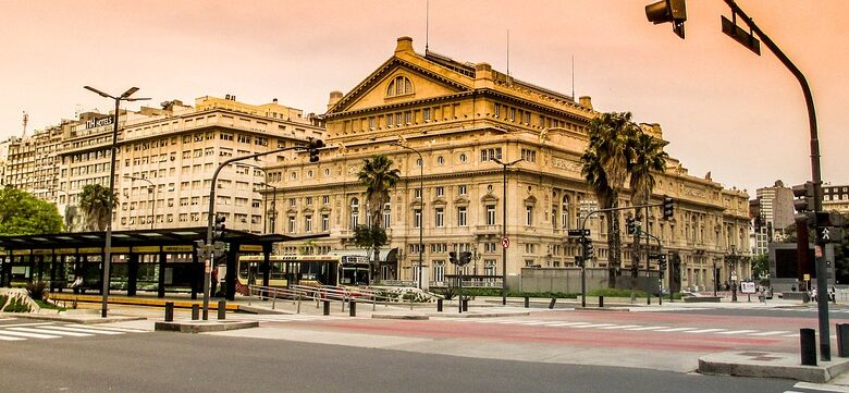 Buenos Aires: Hunderttausende Argentinier protestieren gegen Mileis Sparkurs bei Bildung