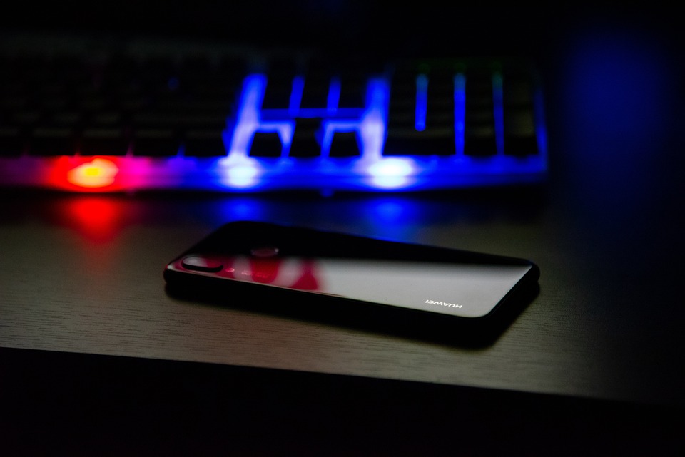 ByteDance setzt auf Huawei-Chips: KI-Revolution im Schatten der Sanktionen!